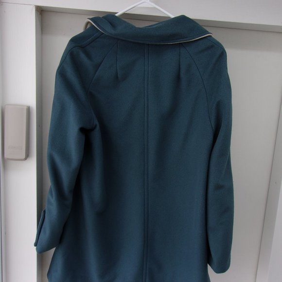 VELOURA WOMENS COAT SIZE 16 PERFECT CONDITION - Picture 5 of 5